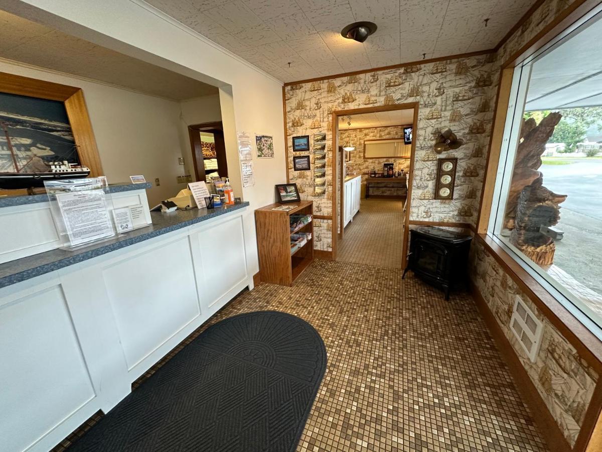 Winchester Bay Inn リーズポート エクステリア 写真