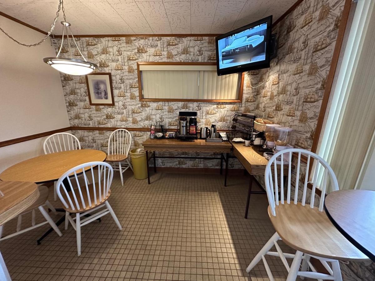Winchester Bay Inn リーズポート エクステリア 写真