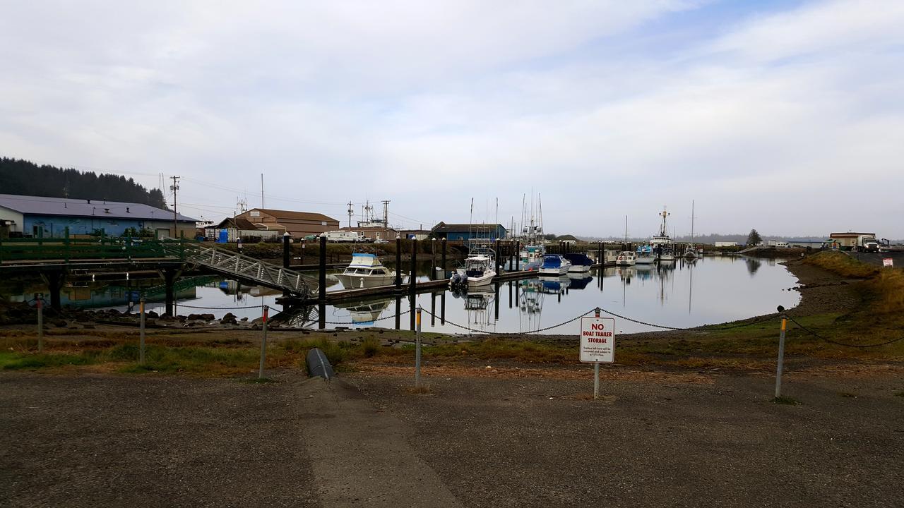 Winchester Bay Inn リーズポート エクステリア 写真